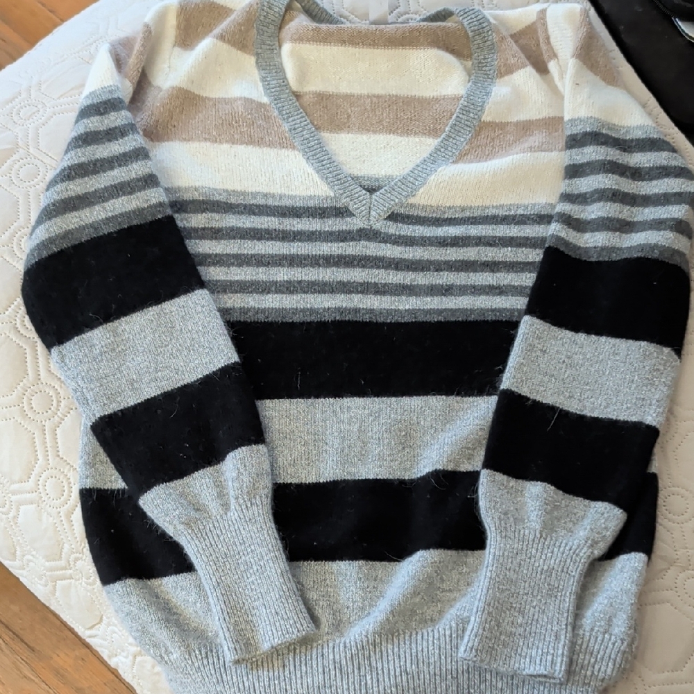 Old Navy Women's V-Neck Sweater - Black, Gray, Cream, Tan Stripes